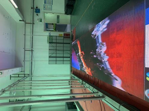 Laatste bedrijfsnieuws over Interactieve geleide vloer van SCX-LEIDENE Vertoning Ltd.