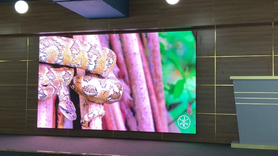 Indoor Full Color LED Display p3 3840hz refresh rate De ultieme oplossing bij het zoeken naar een brede kijkhoek en een hoog signaalproces voor een soepele weergave