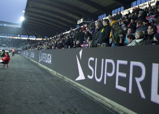 De draagbare Openlucht Geleide de Perimeterraad van P6.67 voor Sportenstadions maakt IP65 waterdicht