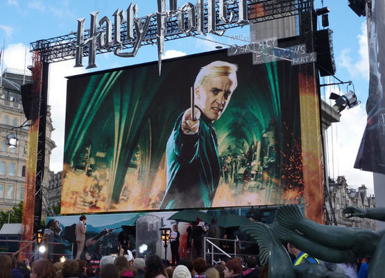 Verhuur LED-scherm voor buiten P6 LED-scherm Die-cast aluminium kast Lichtgewicht P1.5 COB