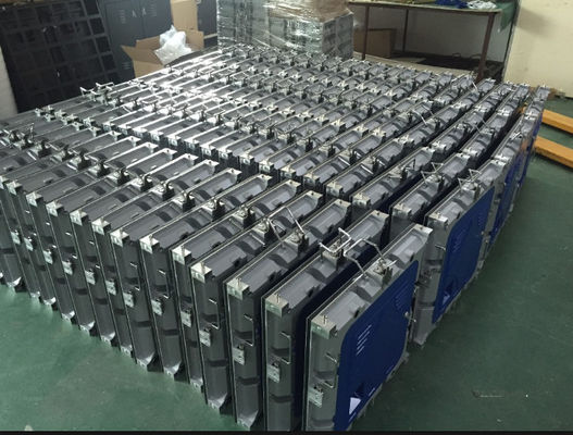 Verhuur LED-scherm voor buiten P6 LED-scherm Die-cast aluminium kast Lichtgewicht P1.5 COB