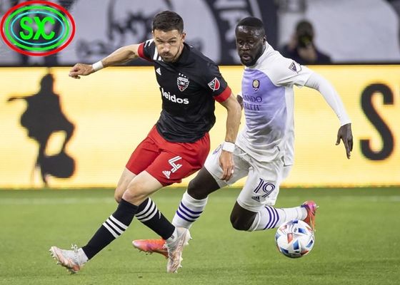 Stadion Scherm 2024 LED Scherm Snelle Weergave Grote Bewegwijzering IJzer/Staal Kast stadion perimeter led display