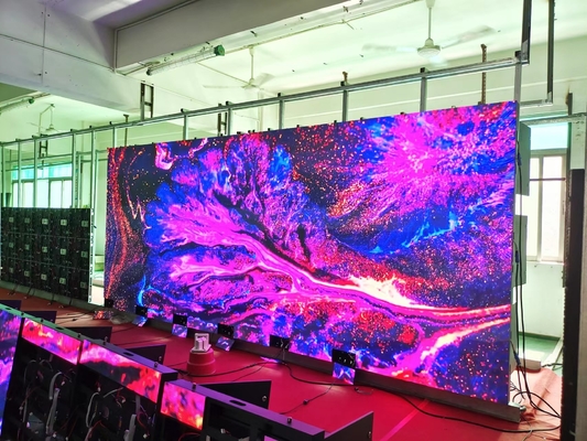 Ervaar ongeëvenaarde beeldschermen met een fijn pitch led display met 360000 punten/m2 dichtheid en 1000CD/sqm helderheid