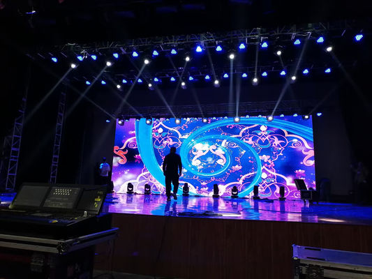 Indoor Full Color LED-scherm met hoge verversingspercentages 3840 Hertz voor flikkervrij en soepel videodisplay