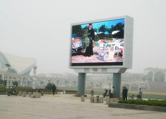 P8 Outdoor Full Color LED Display 8mm Pixel 32x16 Punten
