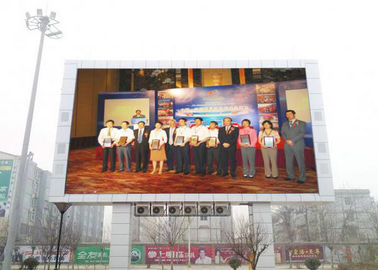 Curve Screen 7500cd/M2 Helderheid HD Outdoor Full Color LED Display P10 DIP IP 65 Vaste installatie