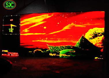 Curve Screen 7500cd/M2 Helderheid HD Outdoor Full Color LED Display P10 DIP IP 65 Vaste installatie