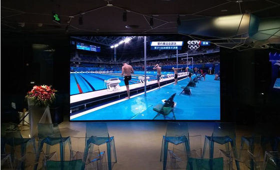 Goede prijs P2.5 Wijd kijkhoek HD LED waterdicht & stofdicht Billboard AC220V / 50H online
