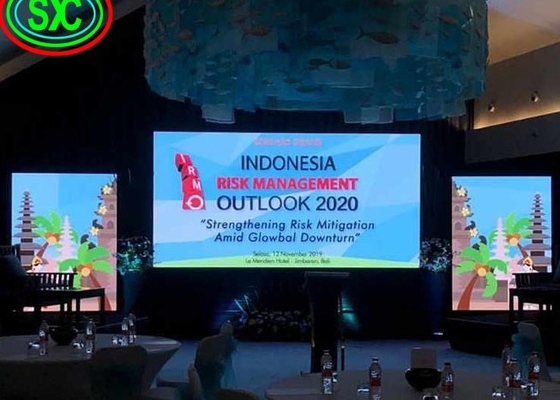 P10 Outdoor Full Color LED Leasing Screen SMD2121 LED Lampen 16-bits Grijzige schaal Niveaus