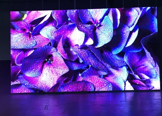 Goede prijs Vernieuwingsfrequentie> 3840 Hz Kleine toonhoogte binnen full-color LED-display P1.875 indoor full-color led-display online