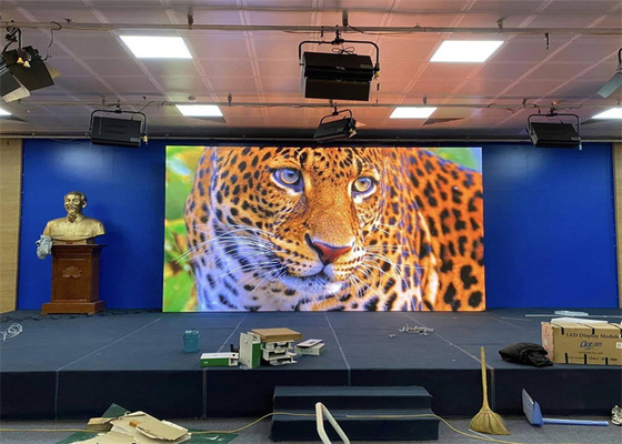 Bekijk Huur LED-paneel Display Tekstdocumenten met witbalans Helderheid 2500cd/m2