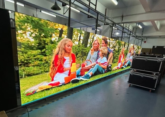 Grote locaties Wide Angle Stadium Screen LED Display P10 IP65 Waterdicht HD Iron Box