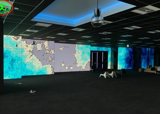 Indoor Ultra-Clear Small Pitch P1.667 LED Billboard 3840HZ Vernieuwingssnelheid SMD 1010 DC 5V