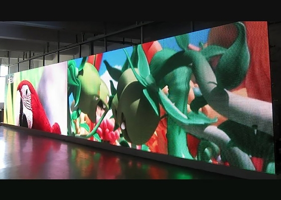 Verhuur/vaste installatie van aluminium scherm met gietijzer-gegooid glas P2,5 mm LED scherm 1 / 16 scanner 3 jaar garantie