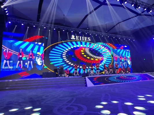 Indoor Advertising RGB Suspended LED Display P4 Waterdicht, Entertainment, hoge resolutie