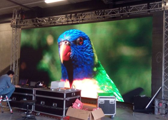 Voor- en achtertoegang binnen Makkelijk onderhoud Full Color P4 LED Video Wall Screen