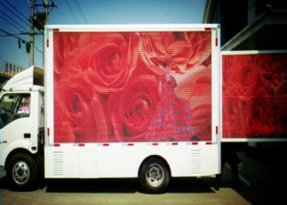 P5 Mobile Truck LED Display Screen Neem uw mobiele reclame naar het volgende niveau Computer Synchrone Control Mode