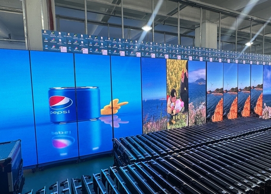 Waterdicht buiten LED-posterdisplay P3.91 P4.81 Helderheid 6000 Nits 65410 Dots/M2