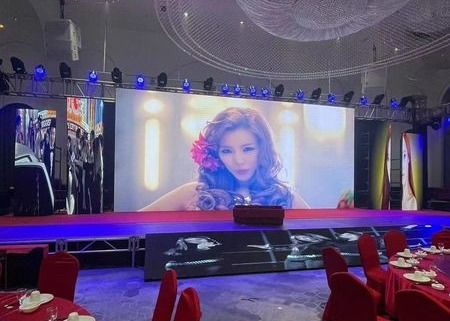 Goede prijs Huur RGB HD Reclame LED scherm HD waterdicht 100000 uur online