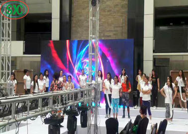 Indoor Advertising RGB Suspended LED Display P4 Waterdicht, Entertainment, hoge resolutie
