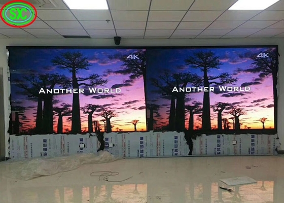 P2.5 Verhuur Advertentie SMD LED-scherm Resolutie 64*64mm Indoor Ip34 stroomvoorziening