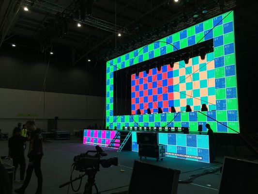 Goede prijs 500x500mm Indoor Outdoor Giant Stage Background Led Video Wall P2.6 P2.9 P3.91 P4.81 Naadloos Splicing Verhuur LED Display Screen online