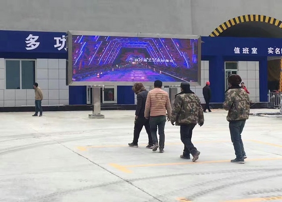 Geschikt voor sportstadions en sportevenementen Frontonderhoud Grote kijkhoek P10 LED Videowand HD