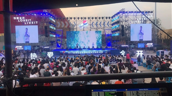Full Color HD LED Billboard P4 DC5V Outdoor Stadion Commerciële Startup Applicatie
