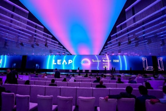 High Definition Full Color Advertising LED Die-Cast Aluminium / Conference Outdoor LED Video Wall