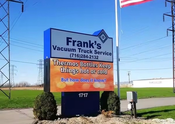 Verhuur/Druggieten Aluminium Full Color Outdoor Advertising LED Display P1.667 LSN Systeem IP34 Waterdicht