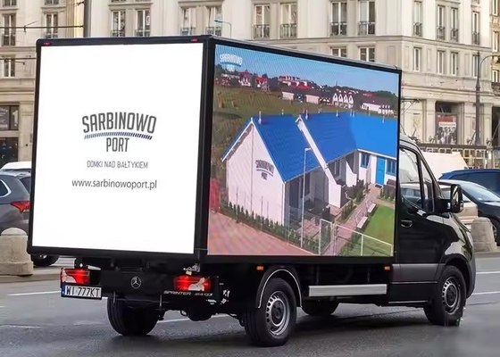 Mobiele vrachtwagen Full Color Verhuur P2.6 Indoor LED Screen Verhuur HD Stadion