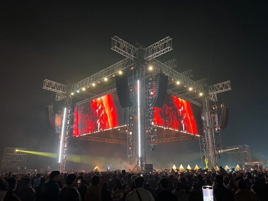 2500nits Helderheid P3 Indoor LED Rental Video Display Panel met Air-Plug Connection Design Pixel Dichtheid 111111 dots/sqm