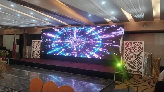 Standaard SMD1515 P2.5 Full Color Indoor Hanging LED Display In Die-Cast Aluminium Cabinet