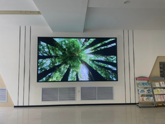 3840Hz High Refresh en CS2033 IC De hoge standaard kenmerken van Indoor Full Color LED Display P2