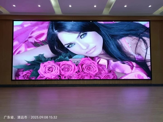 Indoor Full Color LED Display P2.5 met en Consumptie voor huur met Super Thin Cabinet en High Refresh Rate 3840Hz