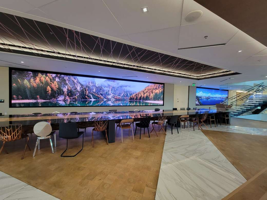Indoor Full Color LED Display voor digitale marketingoplossingen en gemakkelijke installatie en transport met een hoge IP-classificatie en pixel-perfecte beelddetails