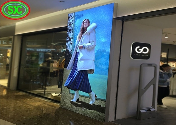 Aluminiumkast LED-posterdisplay met 960*320 modulaire resolutie en 1R1G1B kleurconfiguratie