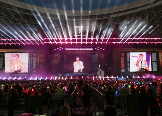 HD LED Billboard P4 DC5V Outdoor Stadion Commerciële start-up applicatie
