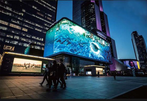 Lichtgewicht en buiten Full Color LED Display P10 voor reclame en evenementen met eenvoudige structuur en hoge helderheid