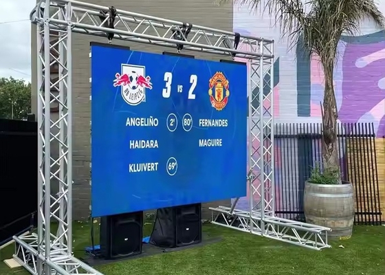 Buitengewassen aluminium voetbalstadion scherm waterdicht omringend volkleurig LED-scherm verhuur P4.81