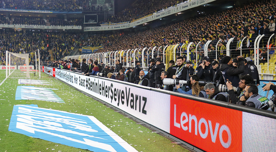 Koudgewalst stalen stadion LED-scherm met IP65-classificatie en helderheid ≥6500cd/m2