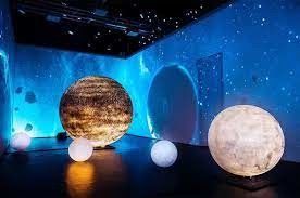 Inrichting 360° Volkleurige kolom Sfeer LED-scherm Bouwbord