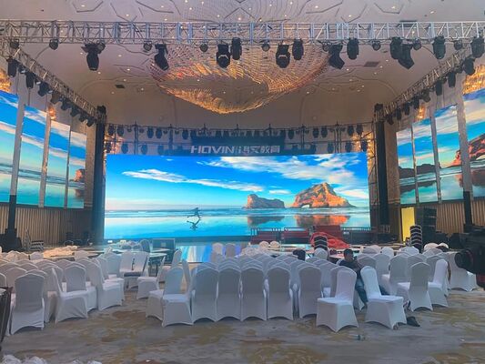Indoor Full Color LED Display met 1 bij 16 aandrijvingstype dat stabiele signaaloverdracht en vloeiende beeldweergave garandeert