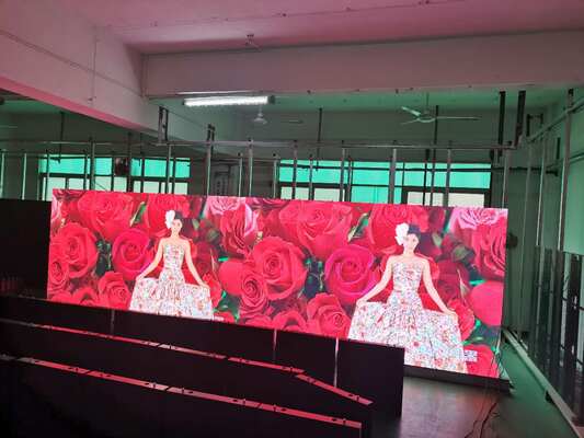 Goede prijs Indoor p2.5 Full Color LED Display met geavanceerd helderheidsbeheer en kleuranpassing voor een consistente visuele ervaring online