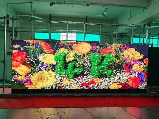 Indoor p2.5 Full Color LED-scherm met compacte kastgrootte en hoge pixeldichtheid voor gedetailleerde visuele presentaties binnen