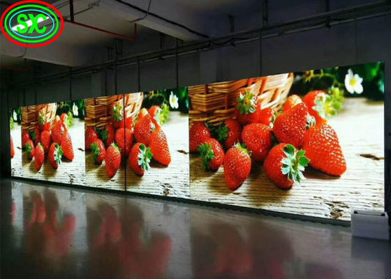 Ultra-dunne LED-scherm buitenshuis P4.81 Muur 8 niveaus Helderheid verstelbaar