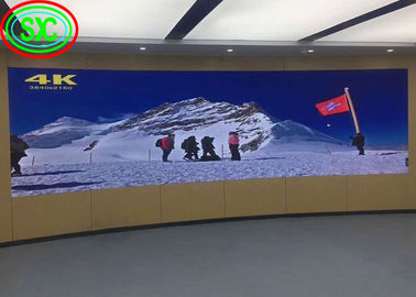 Verhuur gebogen SMD HD Indoor Led Display Board, P3.9mm Full Color LED Signage