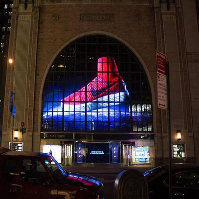 P3.91-P7.82 Doorzichtig LED-scherm 5000 cd/m2 32768 Pixeldichtheid