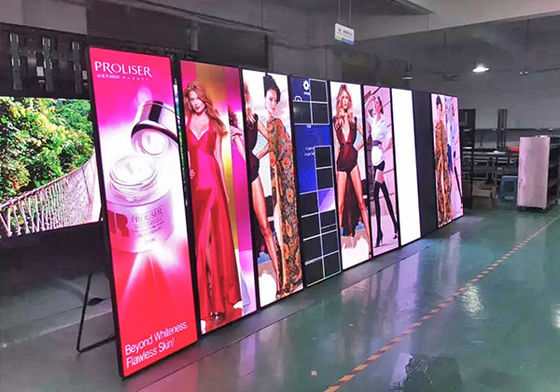 Fijne toonhoogte P2.5 Indoor Full Color LED Reclame Poster Screen 640x640mm