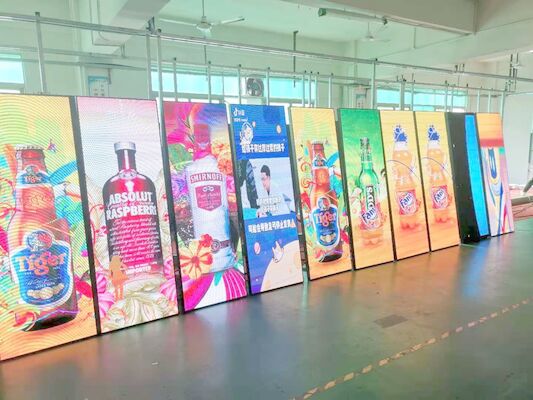 Indoor Full Color P2.5 High Bightness 2500cd/m2 Floor Standing LED Poster Screen